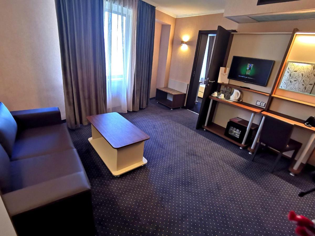 Elate Plaza Hotel Szófia Kültér fotó